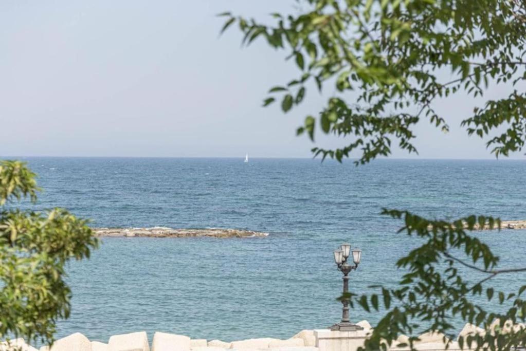 Seaside Refuge - Always Holiday Apartment Bari Exterior foto